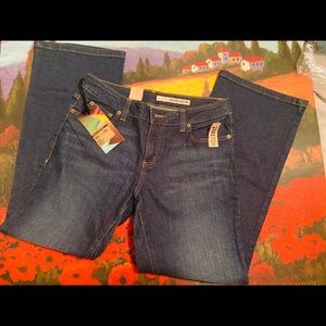 NWT DKNY Soho Mid Rise Boot Cut Jeans Sz 12 S